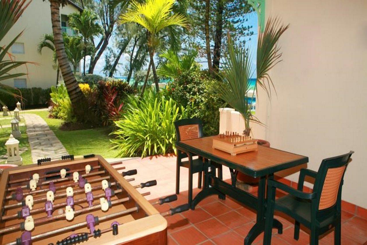 Coral Mist Beach Hotel Μπριτζτάουν Εξωτερικό φωτογραφία