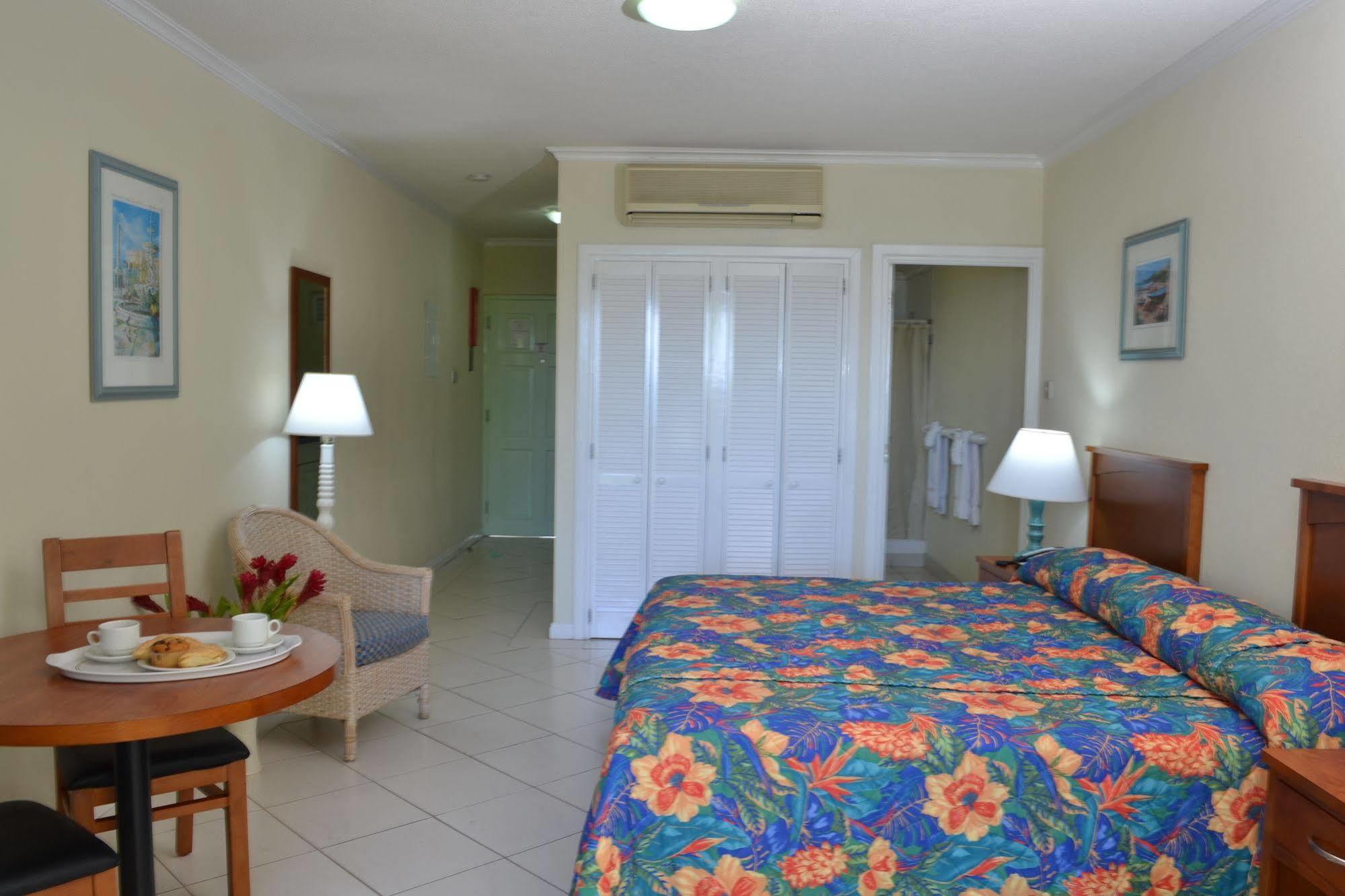 Coral Mist Beach Hotel Μπριτζτάουν Εξωτερικό φωτογραφία