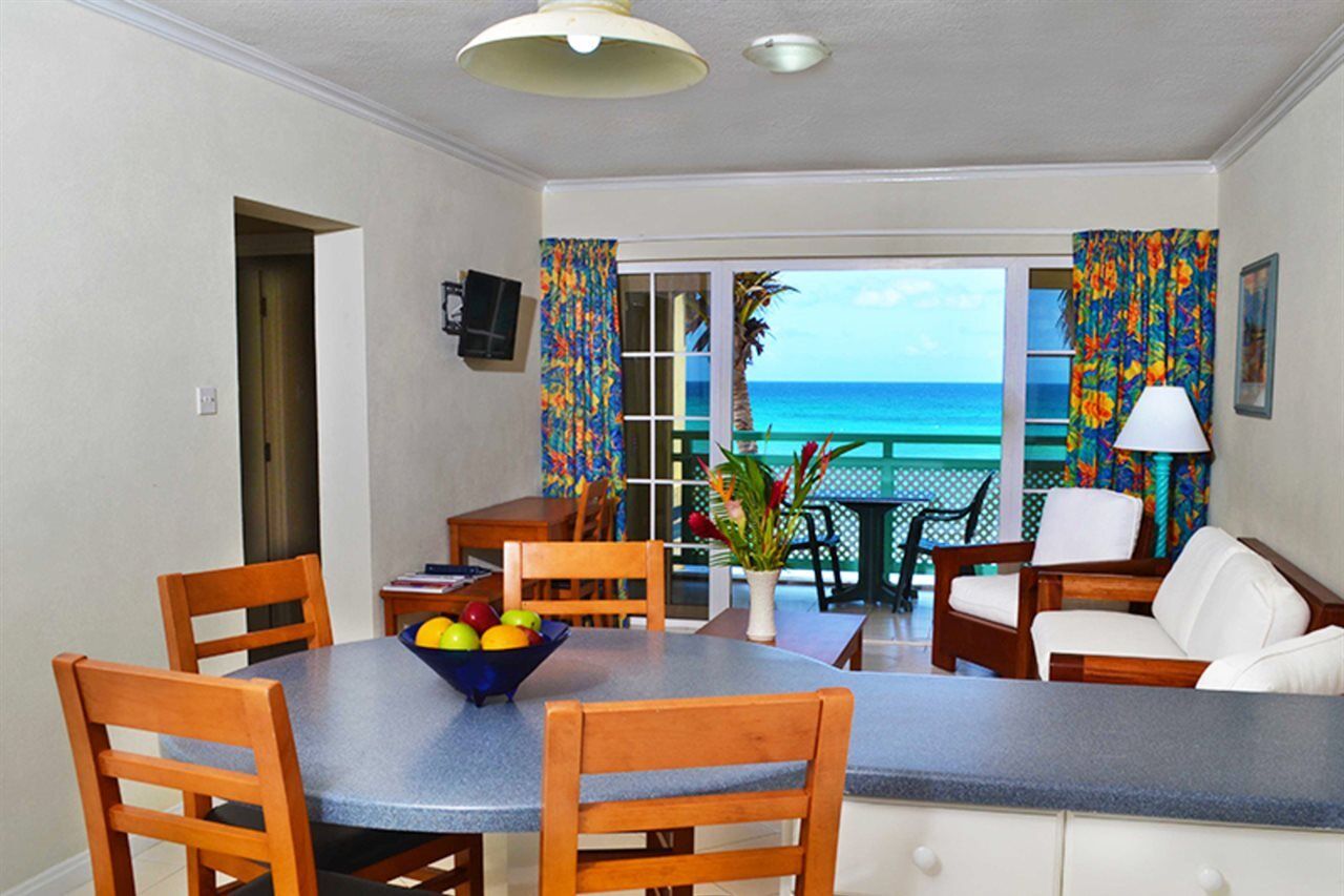Coral Mist Beach Hotel Μπριτζτάουν Εξωτερικό φωτογραφία