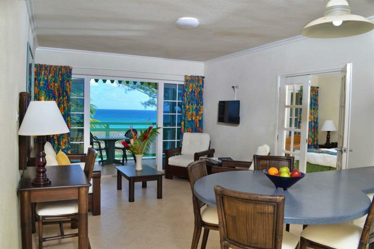 Coral Mist Beach Hotel Μπριτζτάουν Εξωτερικό φωτογραφία